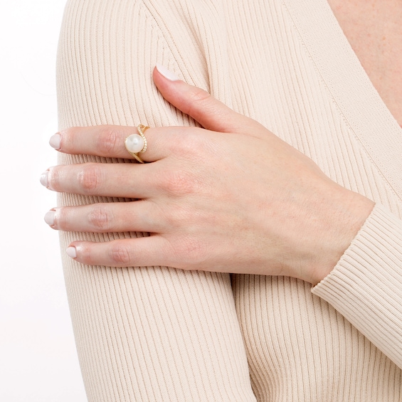 Effy™ Collection Freshwater Cultured Pearl and 1/4 CT. T.w. Diamond Bypass Crossover Split Shank Ring in 14K Gold