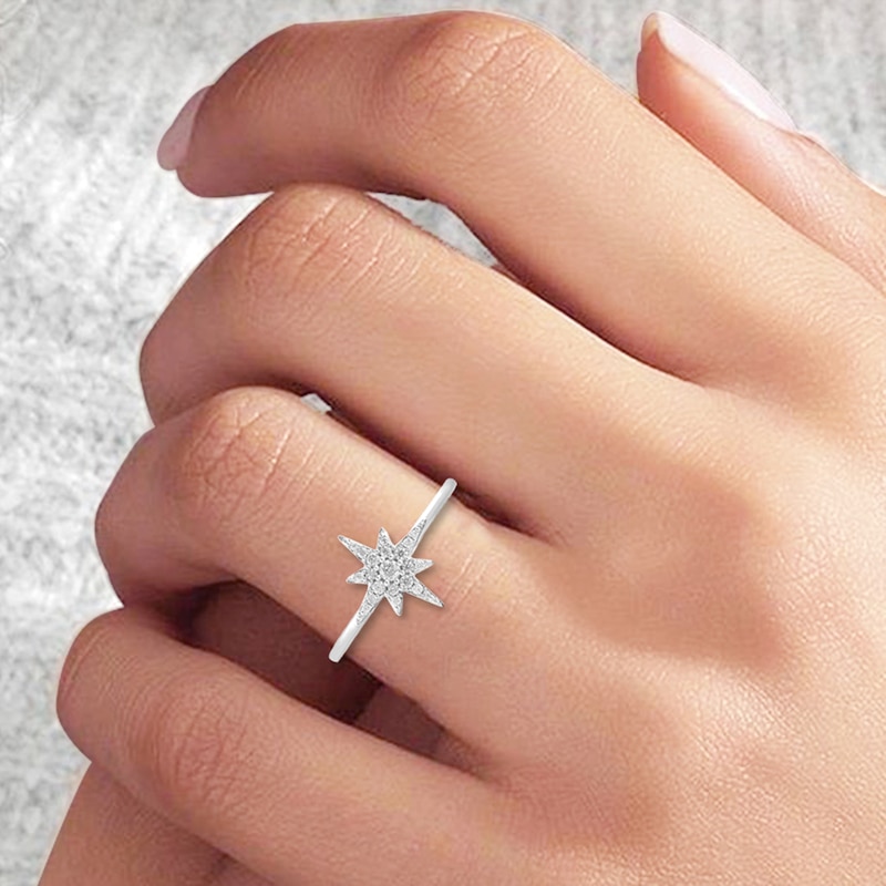 Mother of Pearl Color Blossom Diamond Star Ring