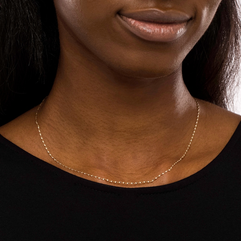 Main Image 2 of 0.8mm Diamond-Cut Twisted Link Chain Necklace in Hollow 14K Gold - 18"