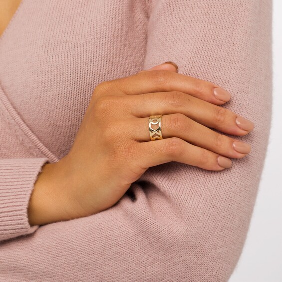 9.0mm "Xo" Hugs and Kisses Band in 10K Gold - Size 7