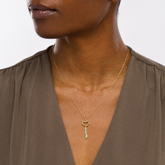 Emerald Heart-Top Key Pendant in 10K Gold