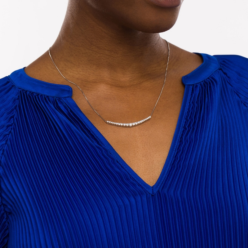 1 CT. T.W. Certified Lab-Created Diamond Graduated Curved Necklace in 14K White Gold (F/SI2)