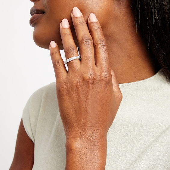 Vera Wang Love Collection 1 CT. T.w. Diamond Eleven Stone Anniversary Band in 14K White Gold (I/Si2)