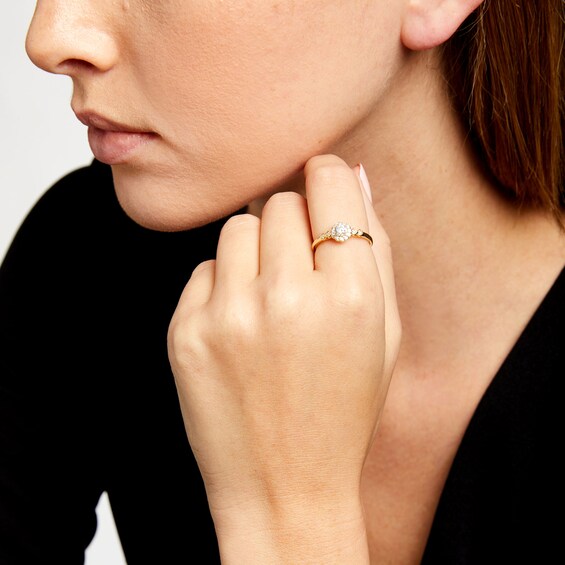 1/5 CT. T.w. Diamond Flower Frame Geometric Sides Promise Ring in 10K Gold