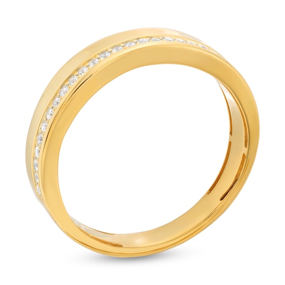 1/4 CT. T.w. Diamond Wedding Band in 10K Gold
