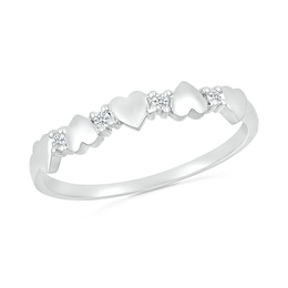 1/20 CT. T.W. Diamond Alternating Five Heart Promise Ring in Sterling Silver