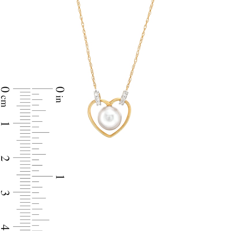 Main Image 3 of Freshwater Cultured Pearl and 1/20 CT. T.W. Diamond Collar Necklace in 10K Gold