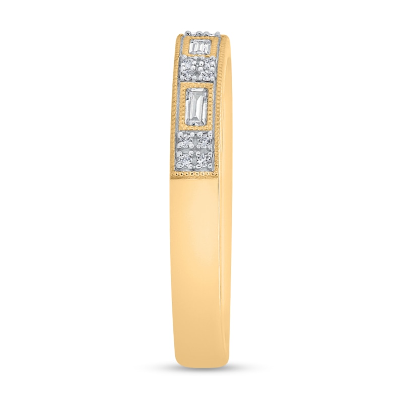 1/6 CT. T.W. Baguette Diamond Alternating Quad Vintage-Style Band in 10K Gold