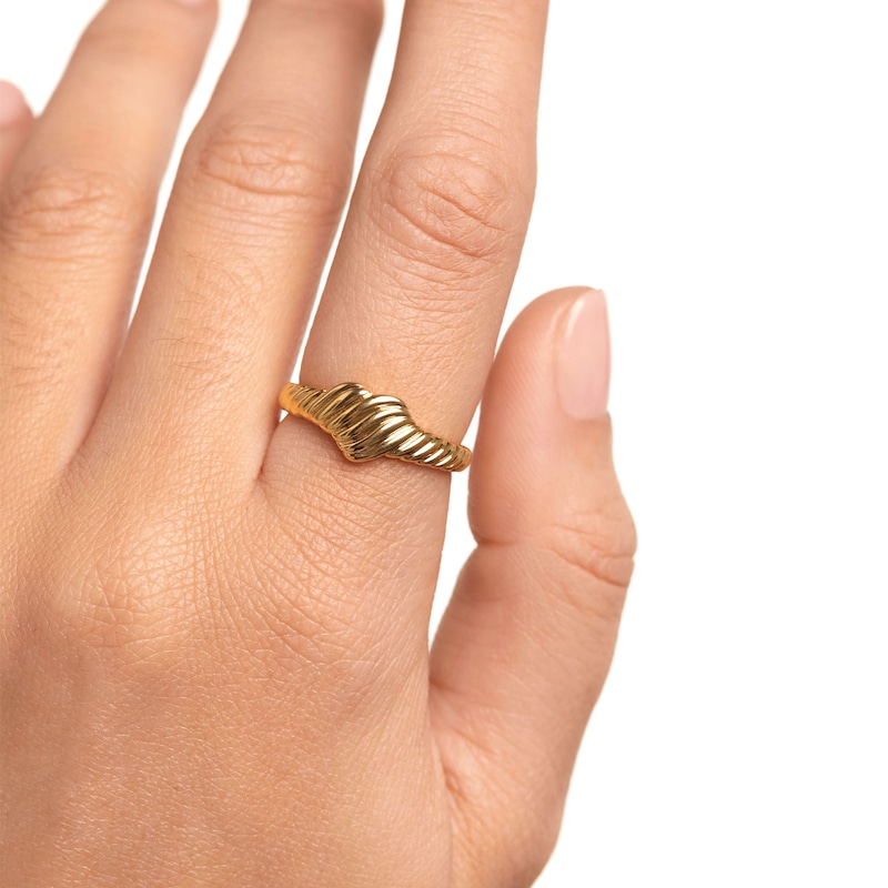 Main Image 3 of PDPAOLA™ at Zales Ribbed Heart Ring in 18K Gold - Size 7
