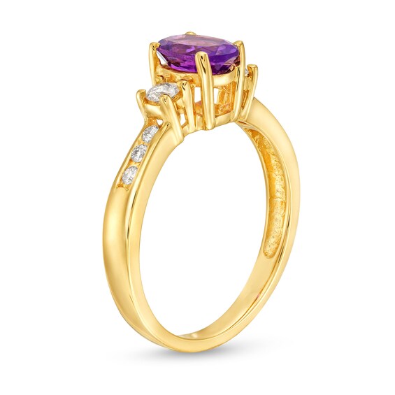 Oval Amethyst and 1/4 CT. T.w. Diamond Three Stone Ring in 14K Gold