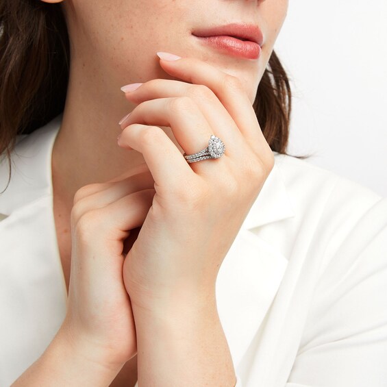 Pear-Shaped Diamond Ring Set