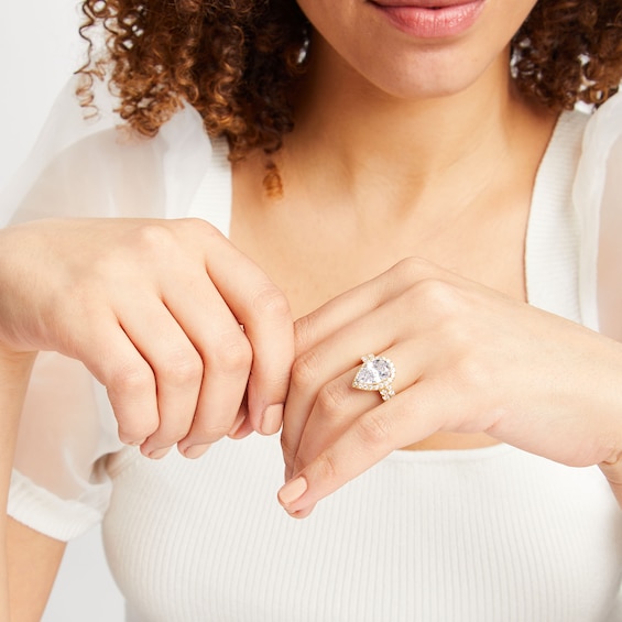 4-1/2 CT. T.w. Pear-Shaped Certified Lab-Grown Diamond Frame Bridal Set in 14K Gold (I/Si2)