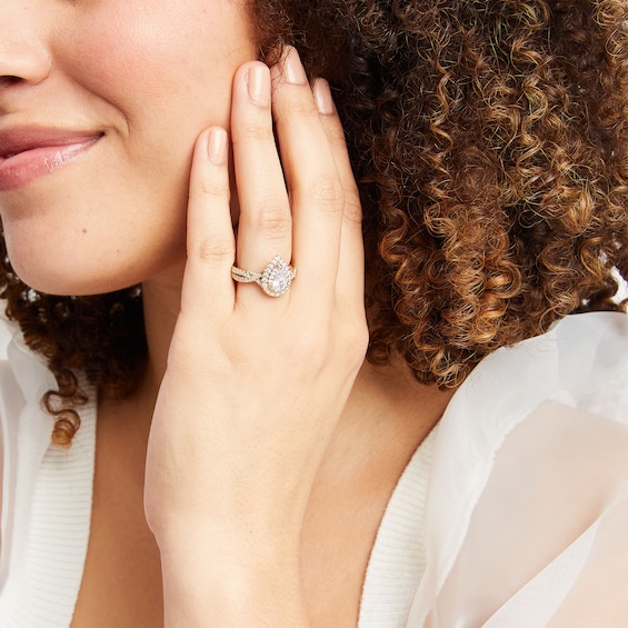 Vera Wang Love Collection 1-5/8 CT. T.w. Pear Framed Diamond Engagement Ring in 14K Gold (I/Si2)