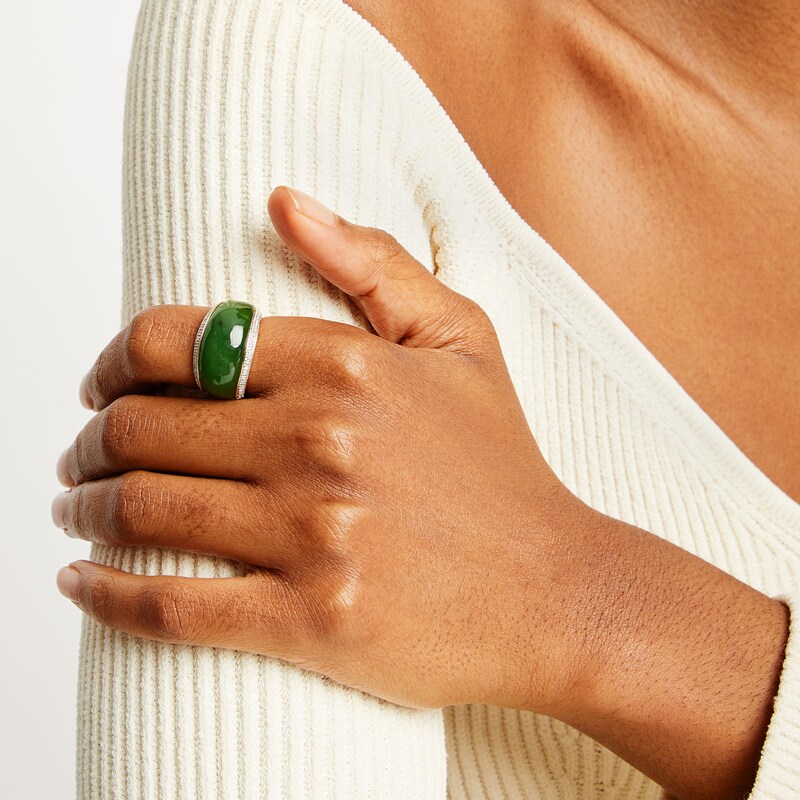 Main Image 2 of Jade and 1/5 CT. T.W. Diamond Edge Band in 10K Gold