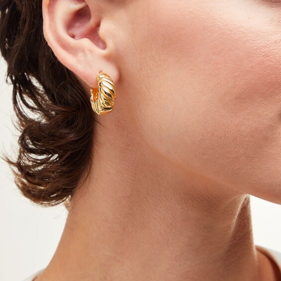 Graduated Groove Hoop Earrings in Hollow 14K Gold