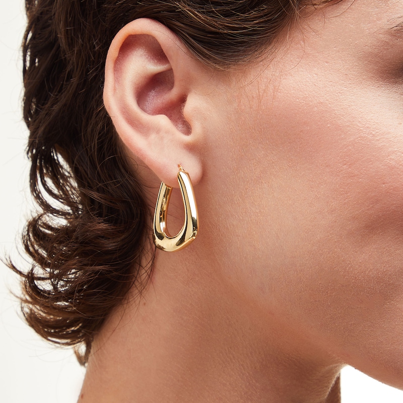 Main Image 2 of Graduating Triangle Hoop Earrings in Sculpted Hollow 14K Gold