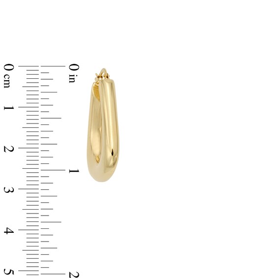 Graduating Triangle Hoop Earrings in Sculpted Hollow 14K Gold