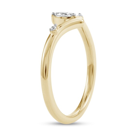 1/8 CT. T.w. Marquise-Cut Diamond Chevron Ring in 10K Gold