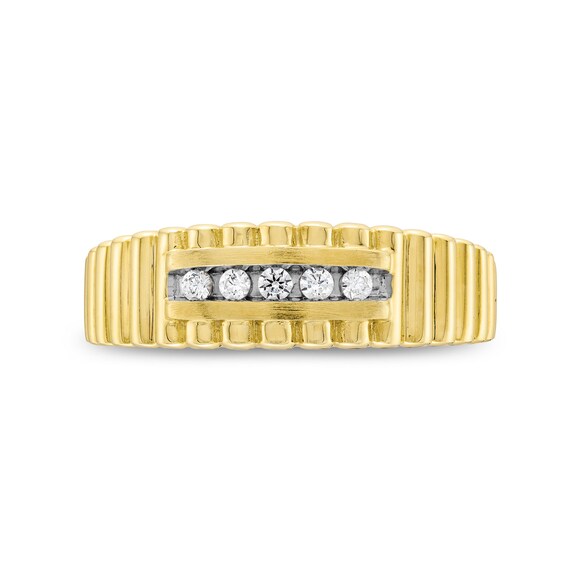 1/8 CT. T.w. Diamond Five Stone Ribbed Anniversary Band in 10K Gold