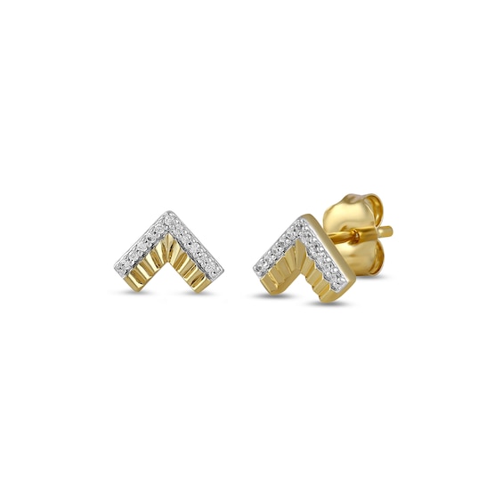 1/20 CT. T.w. Diamond Textured Chevron Stud Earrings in 24K Gold Vermeil