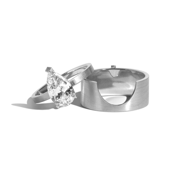 Zales x Shahla 1-1/2 CT. Pear-Shaped Certified Lab-Grown Diamond Solitaire Kahn Ring Set in 14K White Gold (F/Vs2)