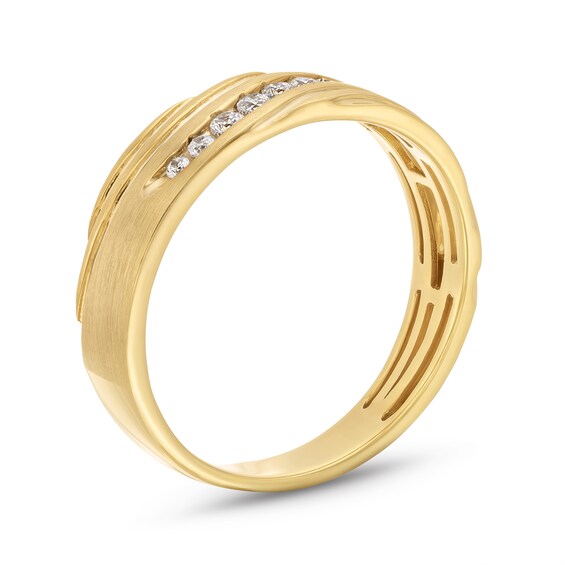1/5 CT. T.w. Diamond Graduated Rolling Groove Anniversary Band in 10K Gold