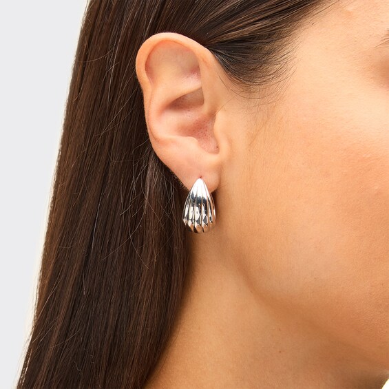22.0mm Ribbed Tapered Oval Hoop Earrings in Solid Sterling Silver