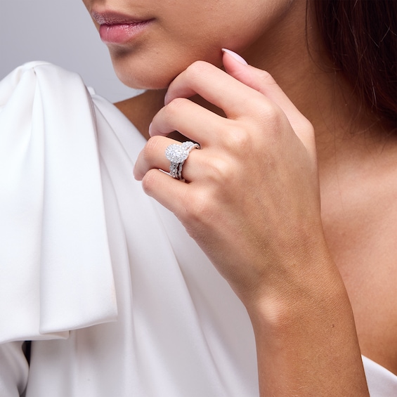 Vera Wang Love Collection 1-1/2 CT. T.w. Oval Diamond Double Frame Scallop Shank Bridal Set in 14K White Gold