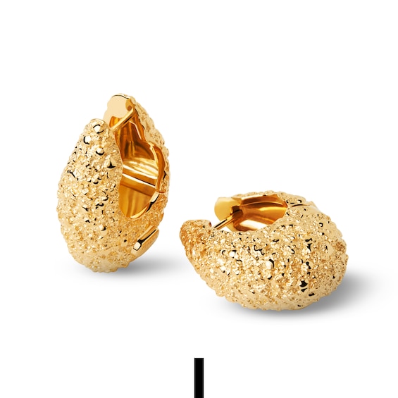 PDPAOLAâ¢ at Zales SILHOUETTES 27.0mm Textured Hoop Earrings in Hollow Brass with 18K Gold Plate