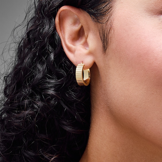 19.0mm Diamond-Cut Ribbed Hoop Earrings in Hollow 10K Gold