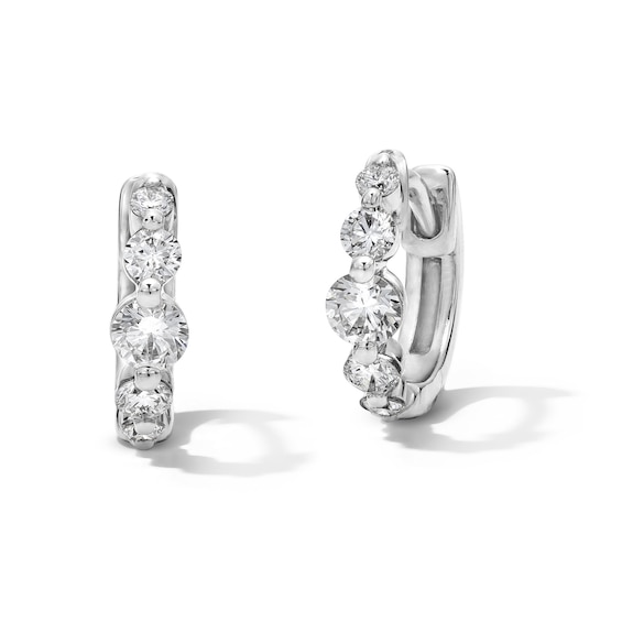 1/ CT. T.w. Certified Lab-Grown Diamond Graduated Five Stone Huggie Hoop Earrings in 10K White Gold (F/Vs2