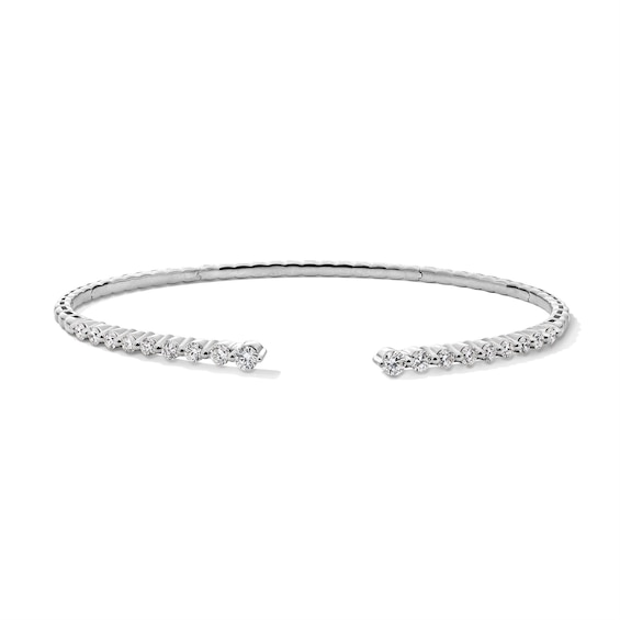 CT. T.w. Certified Lab-Grown Diamond Graduated Open Flex Bangle in 10K Gold (F/Vs2