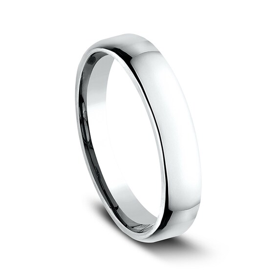4.5mm Comfort-Fit Euro Engravable Wedding Band in 10K Gold (1-2 Lines