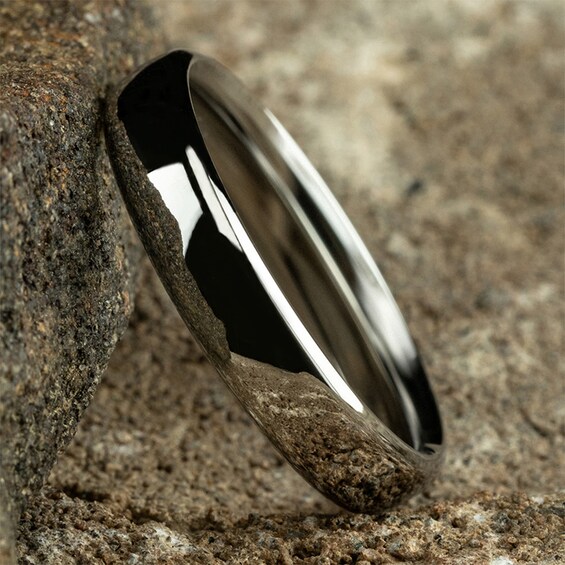 4.5mm Comfort-Fit Euro Engravable Wedding Band in 10K Gold (1-2 Lines