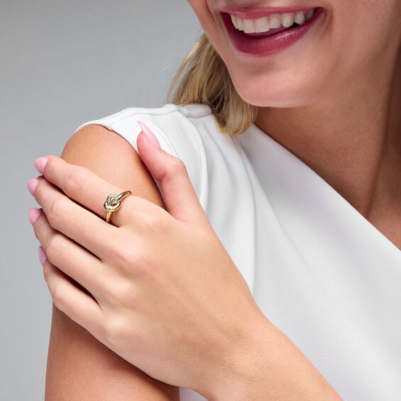 Knot Fashion Ring in Hollow 10K Gold