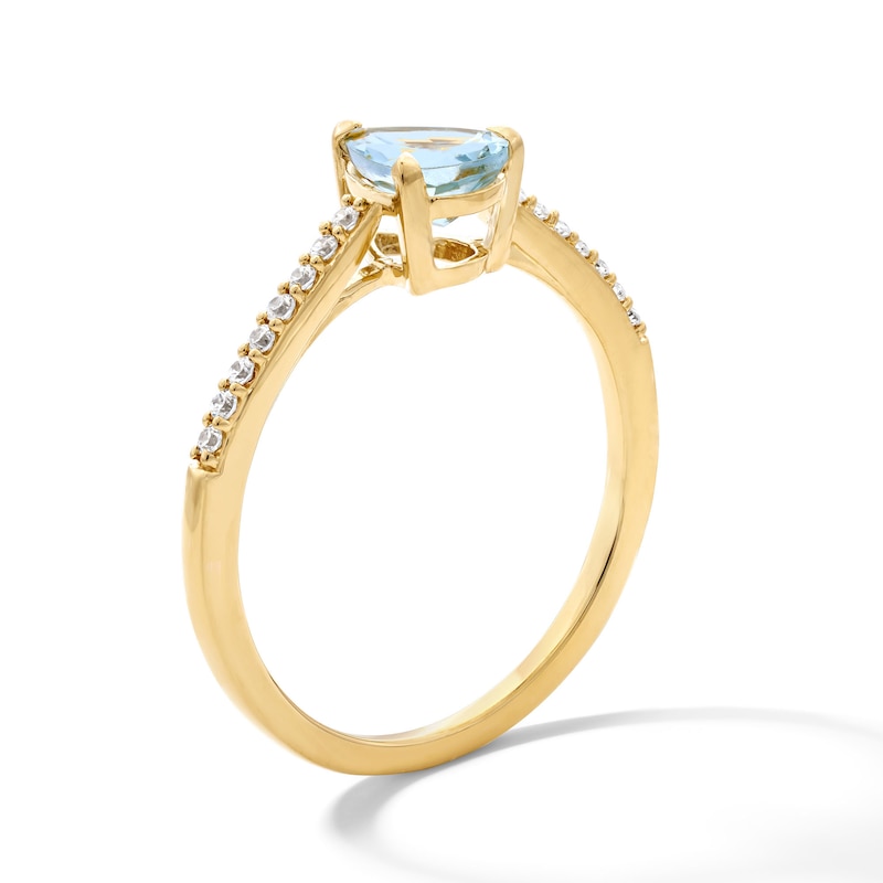 Main Image 3 of Pear-Shaped Aquamarine and 1/10 CT. T.W. Lab-Grown Diamond Ring in 10K Gold (F/VS2)