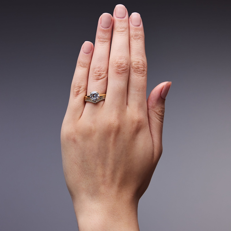 Main Image 3 of 1/6 CT. T.W. Lab-Grown Diamond Chevron Anniversary Band in 14K Gold (F/VS2)