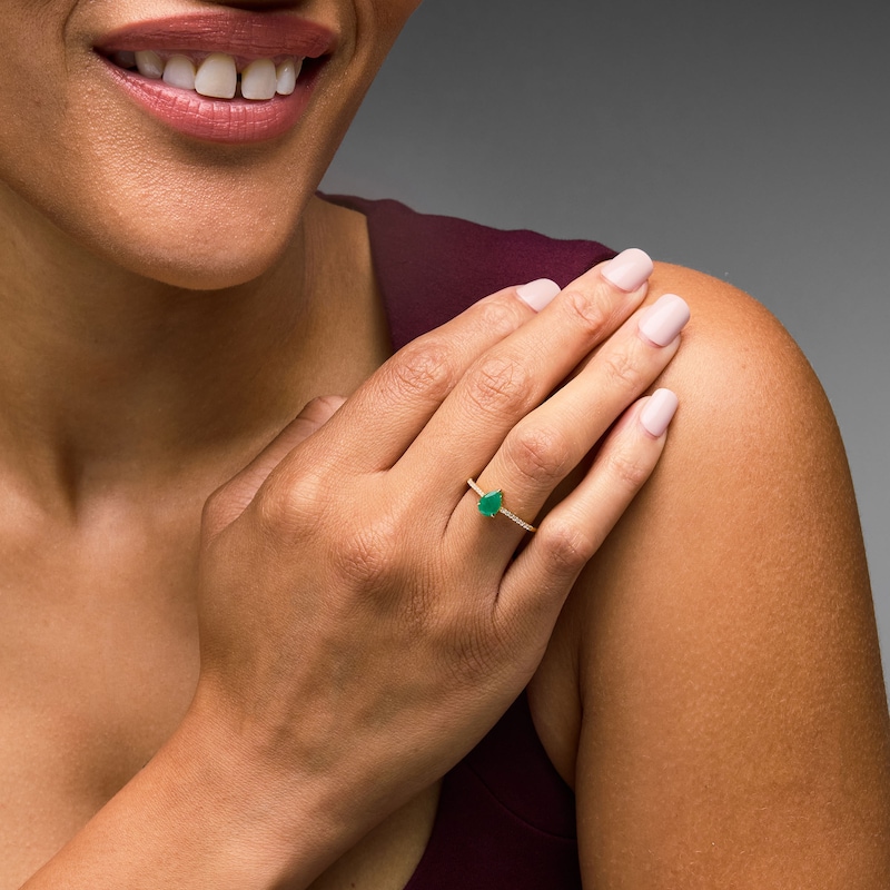 Main Image 2 of Pear-Shaped Emerald and 1/10 CT. T.W. Lab-Grown Diamond Ring in 10K Gold (F/VS2)