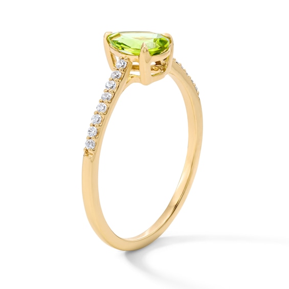 Pear-Shaped Peridot and 1/10 CT. T.w. Lab-Grown Diamond Ring in 10K Gold