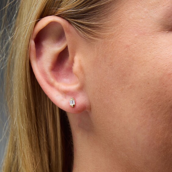 1/10 CT. T.w. Baguette-Cut Lab-Grown Diamond Single Cartilage Stud Earring in 14K Gold (F/Vs2)