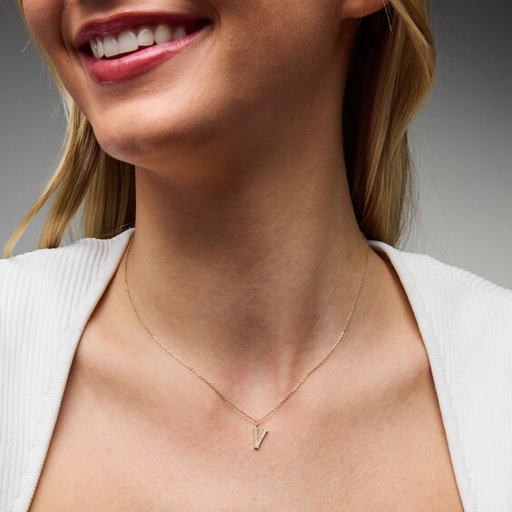 1/20 CT. T.w. Lab-Grown Diamond Letter “V” Initial Pendant in 10K Gold (F/Vs2)