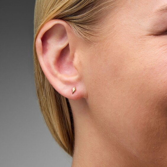 Kite Shaped Single Cartilage Stud Earring in 14K Gold
