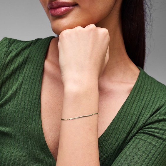 1.5mm Herringbone Chain Bracelet in Solid 10K Gold - 7.5