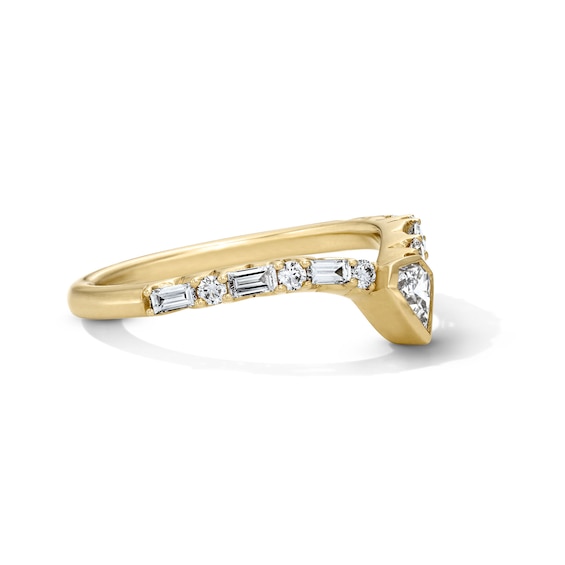 1/2 CT. T.w. Shield-Shaped Lab-Grown Diamond Anniversary Band in 14K Gold (F/Vs2)