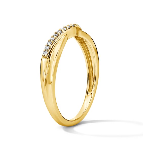 1/10 CT. T.w. Diamond Chevron Band in 14K Yellow Gold