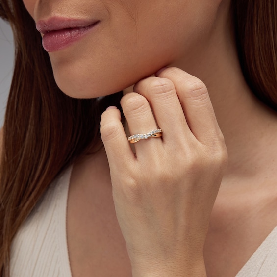 1/2 CT. T.w. Diamond Chevron Band in 14K Yellow Gold
