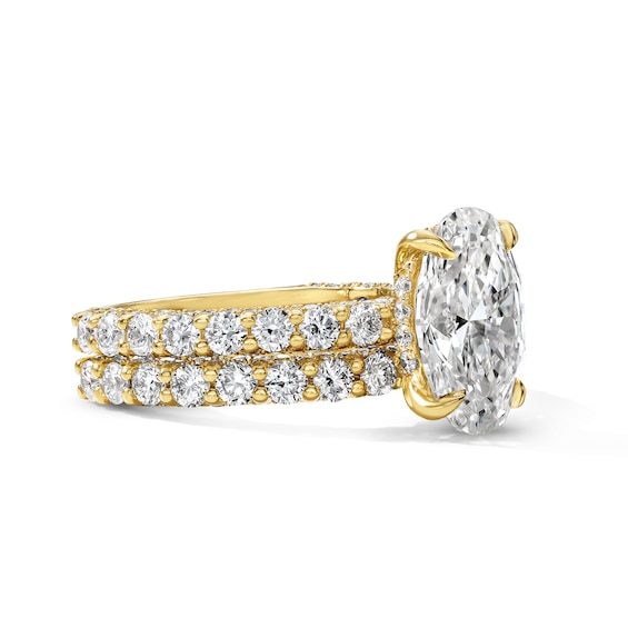 Vera Wang Love Collection 5-1/5 CT. T.w. Oval Certified Lab-Grown Diamond Bridal Set in 14K Gold (F/Vs2)