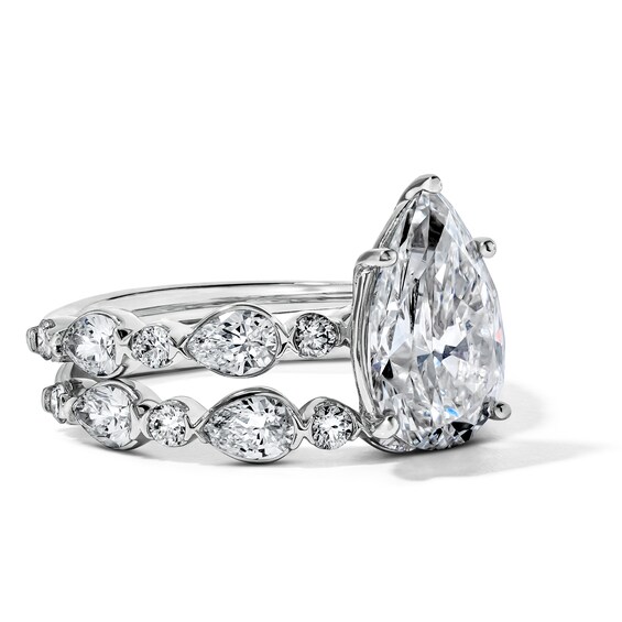 Romantic Bouquet 4 CT. T.w. Certified Pear-Shaped Lab-Grown Diamond Bridal Set in 14K White Gold (F/Vs2)