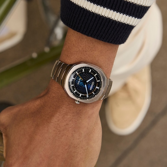 Men's Citizen Limited Edition Photon Titanium Watch with Black Dial (Model: Bj6560-53W)