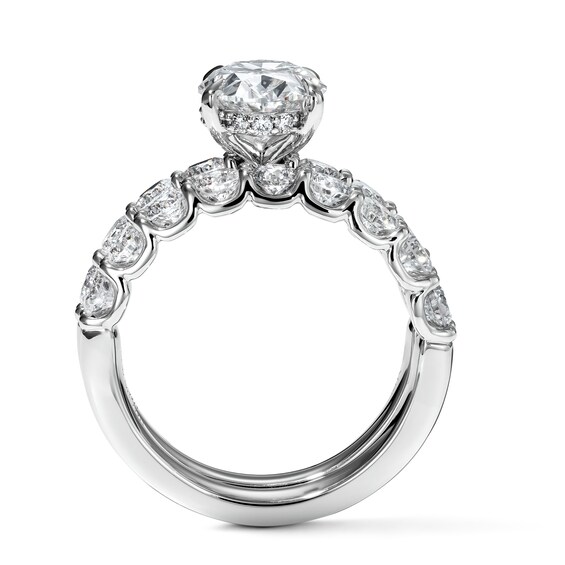 4-1/2 CT. T.w. Certified Oval Lab-Grown Diamond Bridal Set in 14K White Gold (F/Vs2)
